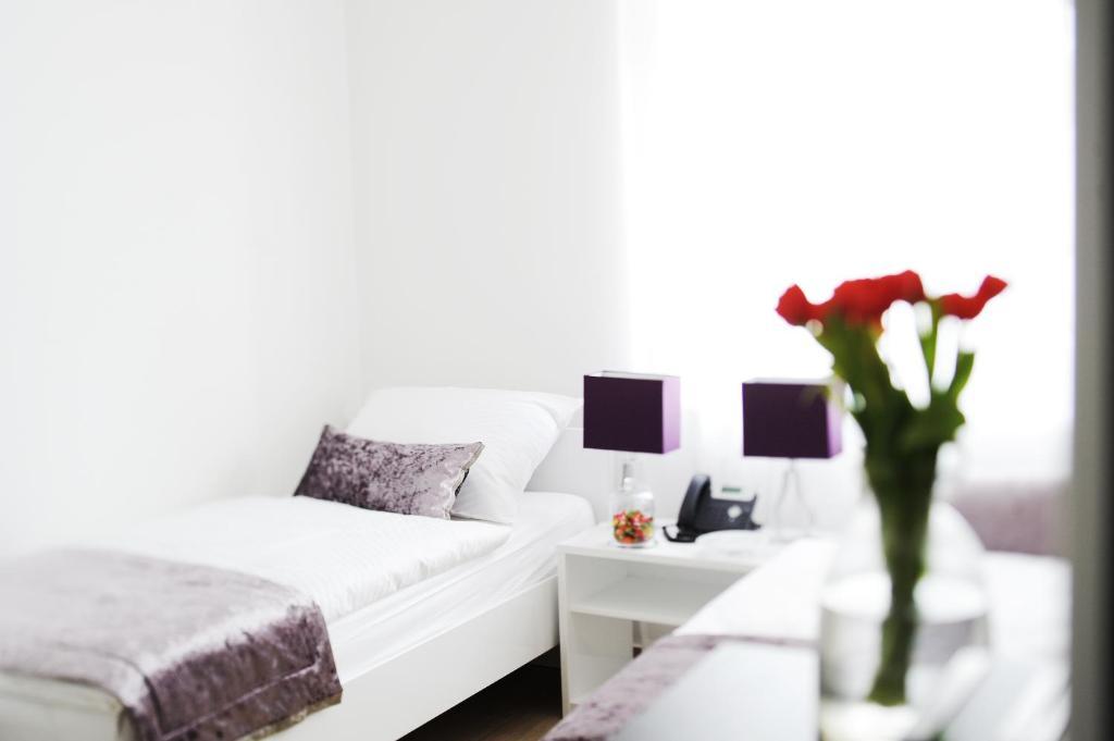 Garni Hotel Azur Liubliana Habitación foto