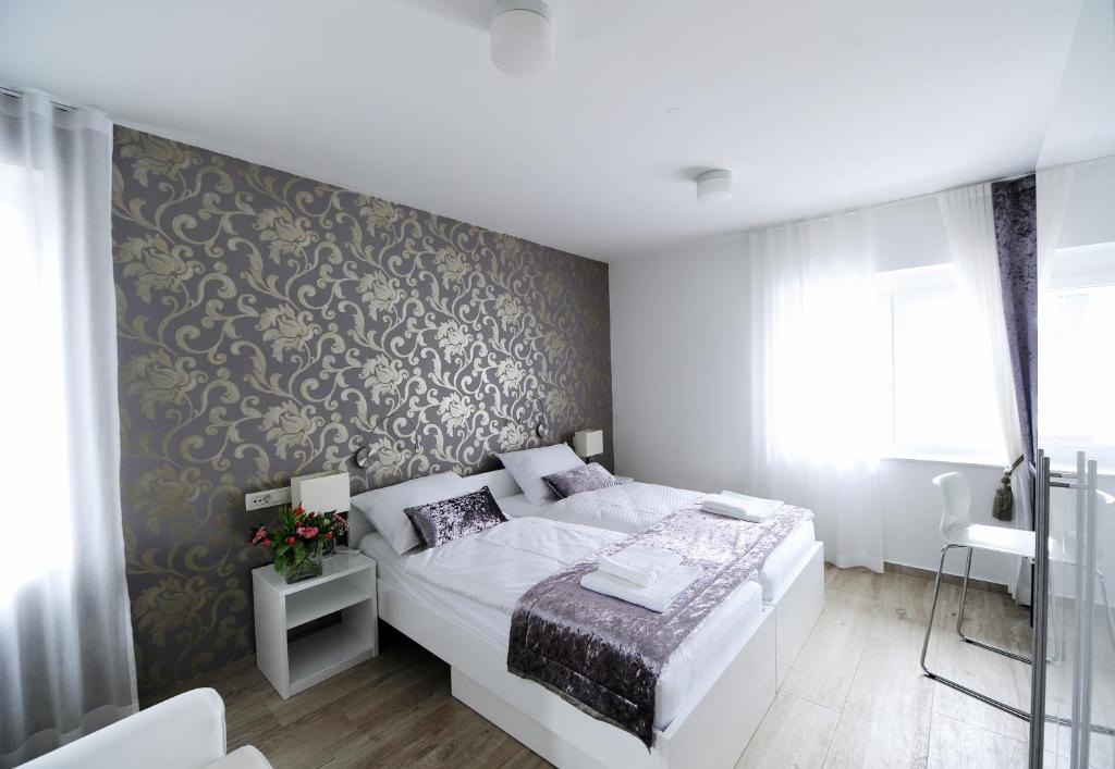 Garni Hotel Azur Liubliana Habitación foto